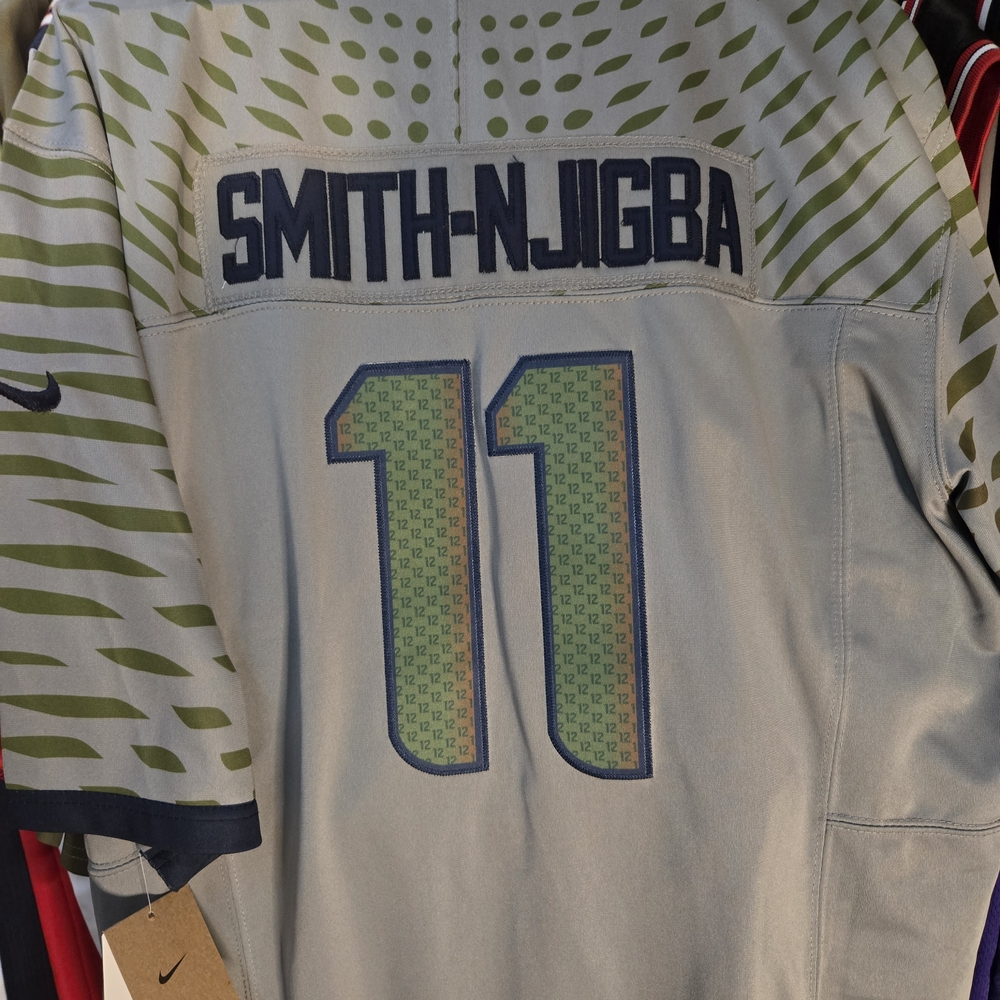 Nike Men's Gray and Green Jersey